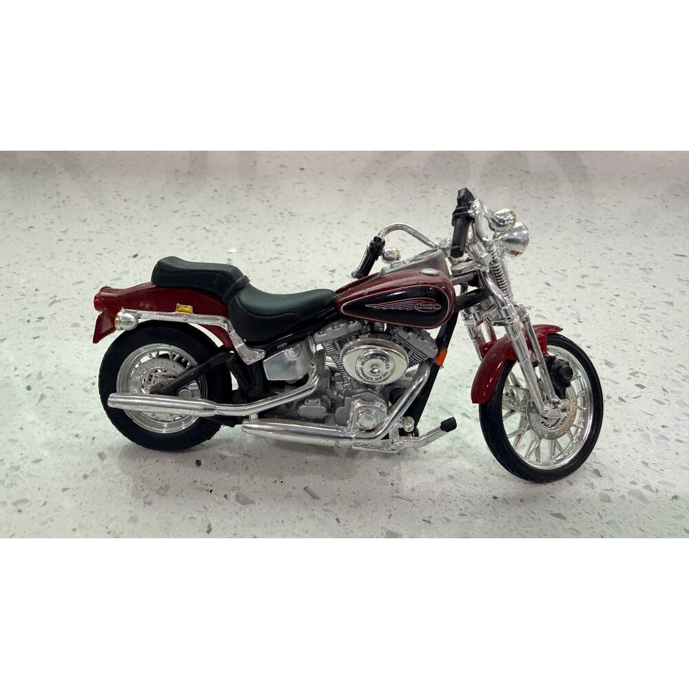 Maisto 1999 Harley-Davidson FXSTS Springer Softail 1:18 Diecast Maroon - Picture 3 of 4